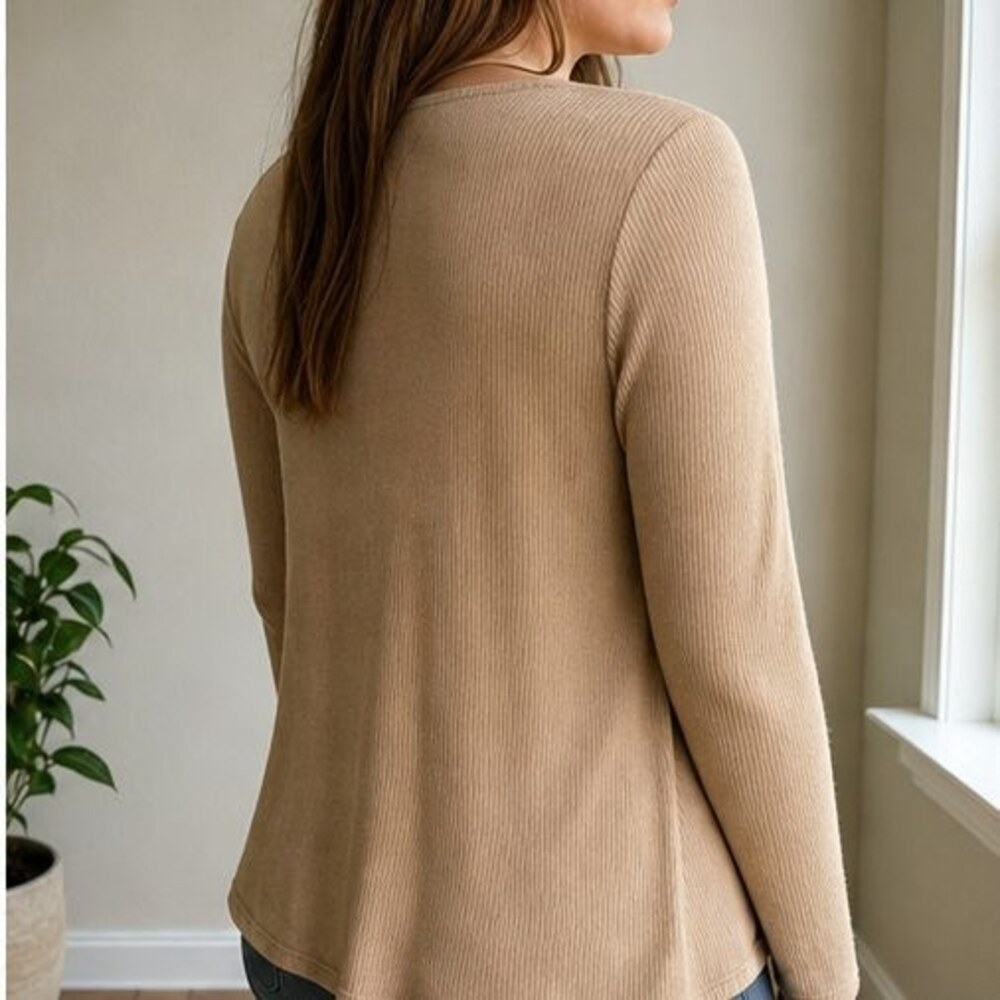 Camel Button Blouse - Picture 3 of 6